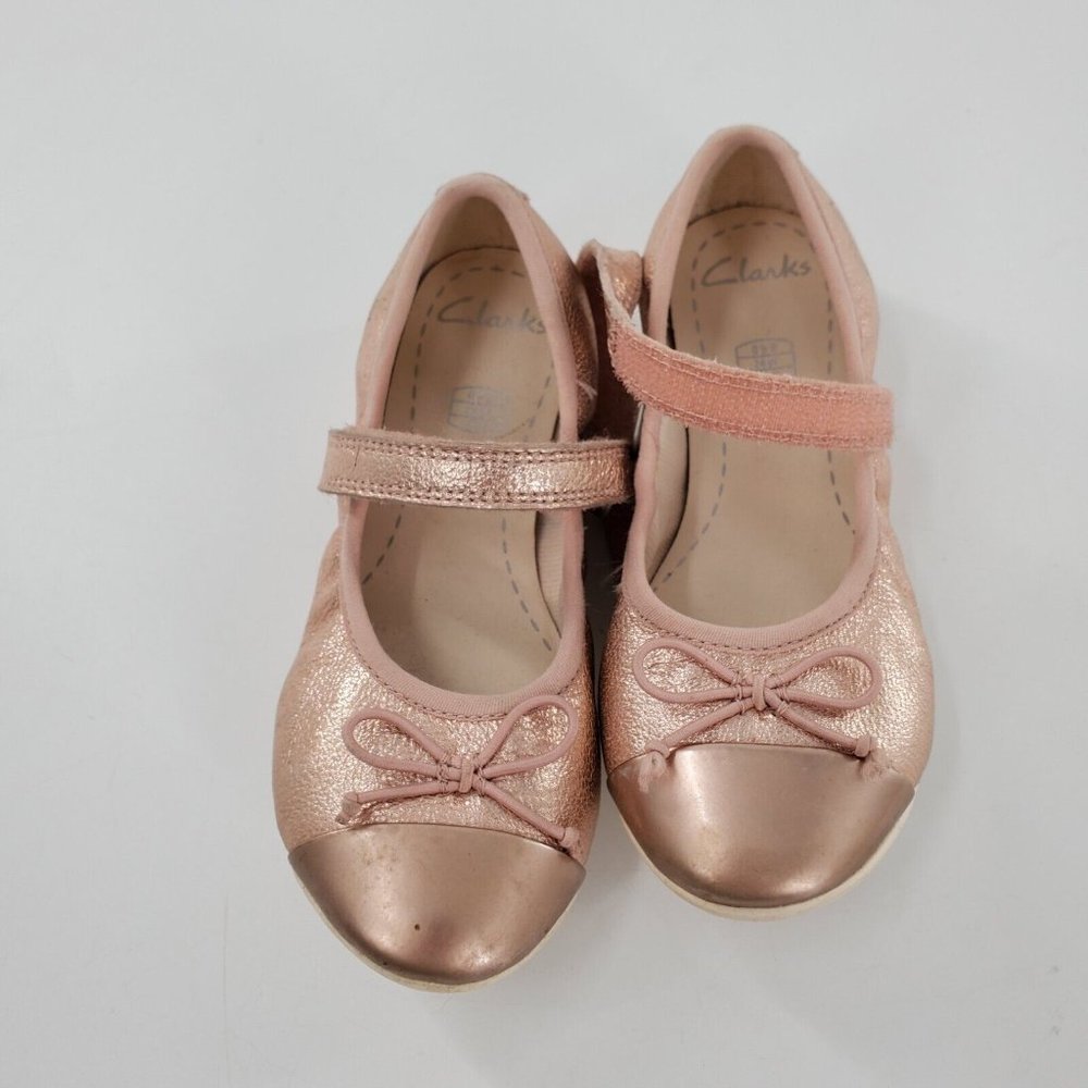 Clarks Toddler Girl Size‎ 9 Flats Pink gold Ballet style